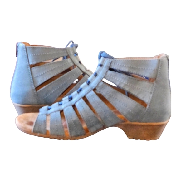 ROCKPORT New Gabby Blue Nubuck Color Gladiator Leather Tie ,Zip SANDALS SIZE 9.5 - Picture 9 of 14